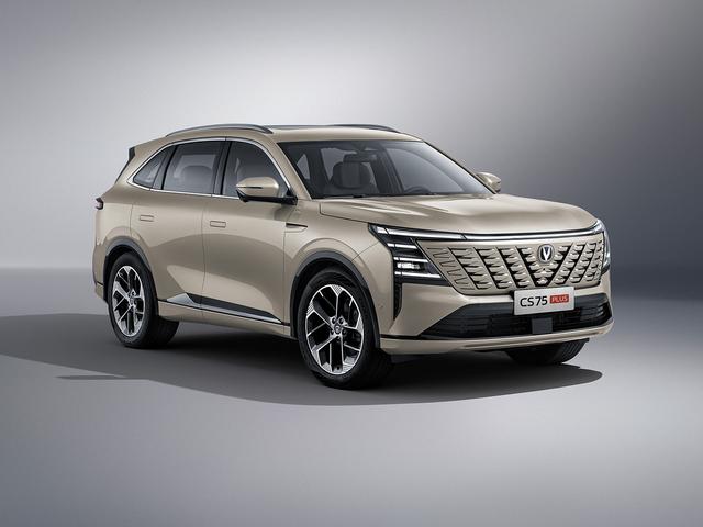 長(zhǎng)安新SUV僅3天訂單就破萬(wàn)輛，配2.0T+油耗4.2L-有駕