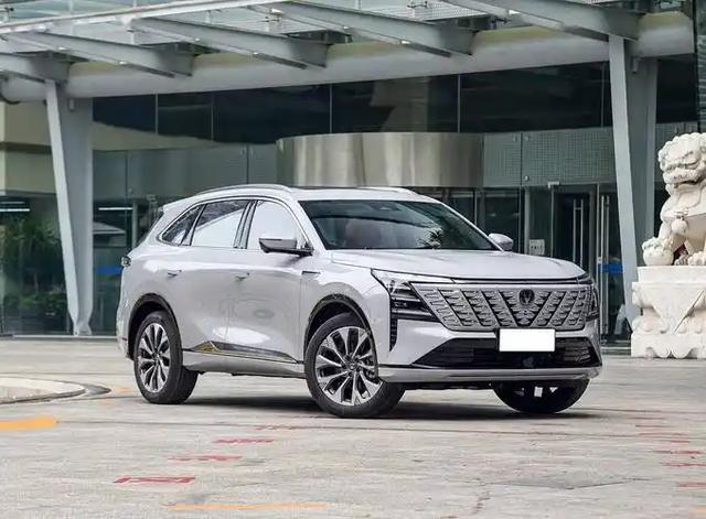 長(zhǎng)安新SUV僅3天訂單就破萬(wàn)輛，配2.0T+油耗4.2L-有駕