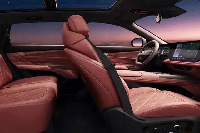 長(zhǎng)安新SUV僅3天訂單就破萬(wàn)輛，配2.0T+油耗4.2L-有駕