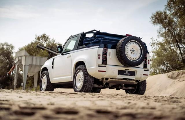 路虎衛(wèi)士90，黑白雙拼車身+敞篷造型，又潮又野性！-有駕