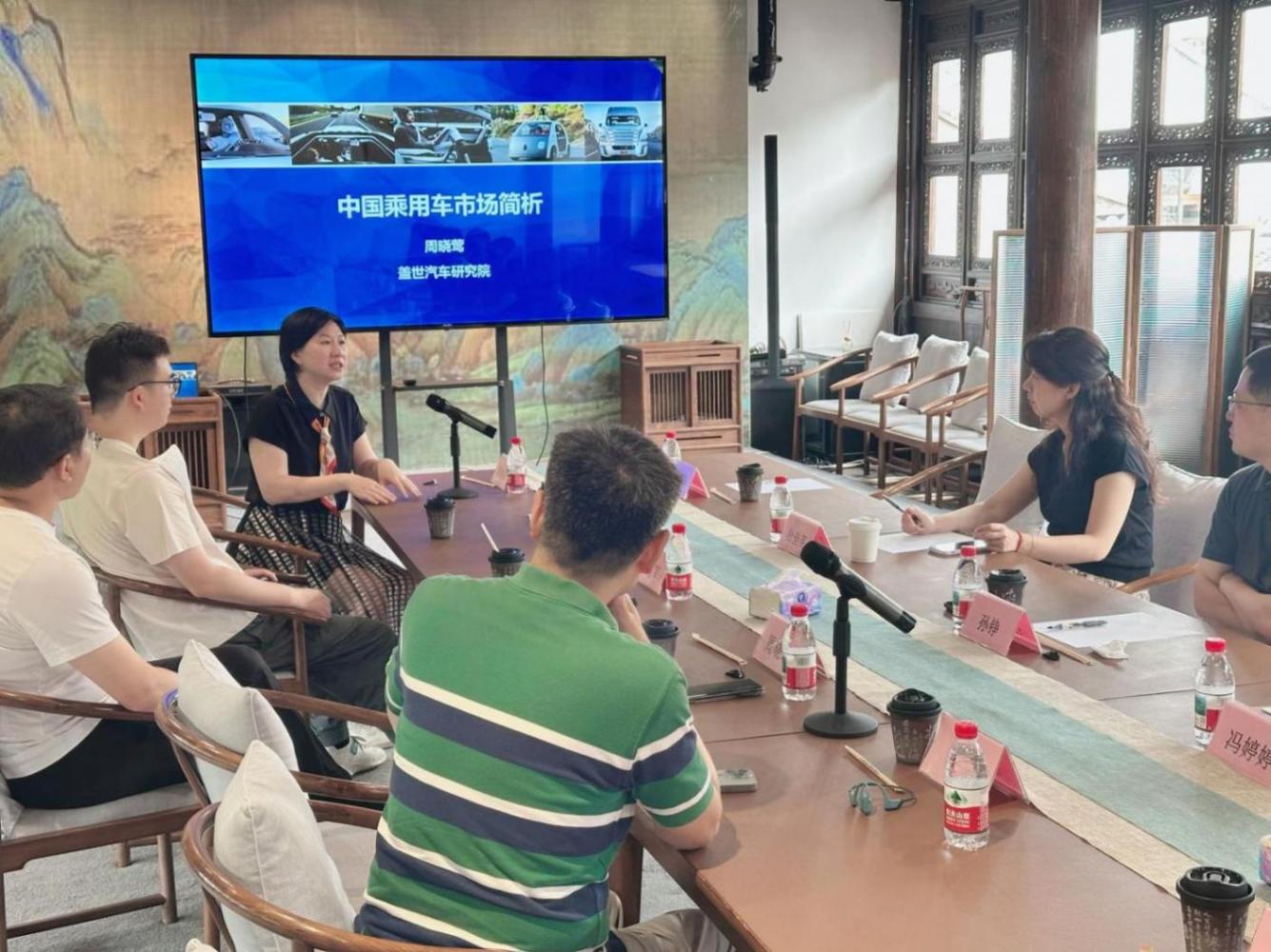 汽車專委會(huì)&ldquo;走進(jìn)南翔&rdquo;親子活動(dòng)&mdash;&mdash;小籠包遇上國(guó)潮生活