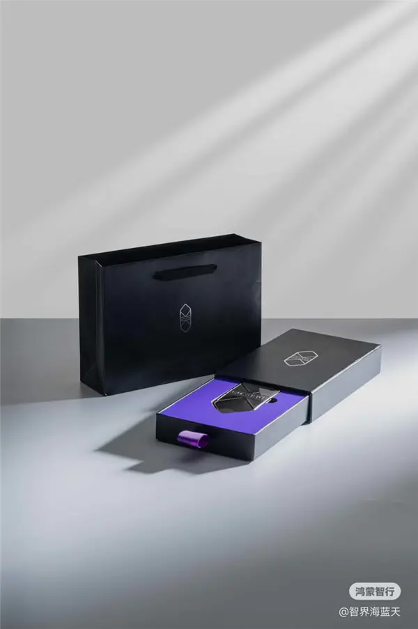 純血鴻蒙智行！華為智界車標正式曝光：沿用家族式六邊形設計