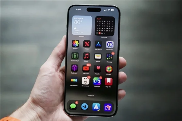 蘋果遲遲不在美國制造iPhone：庫克被批