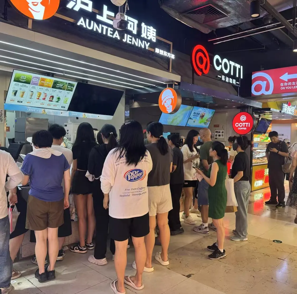 直擊補(bǔ)貼大戰(zhàn)：美團(tuán)加碼&ldquo;0元購&rdquo;，滬上阿姨忙到閉店