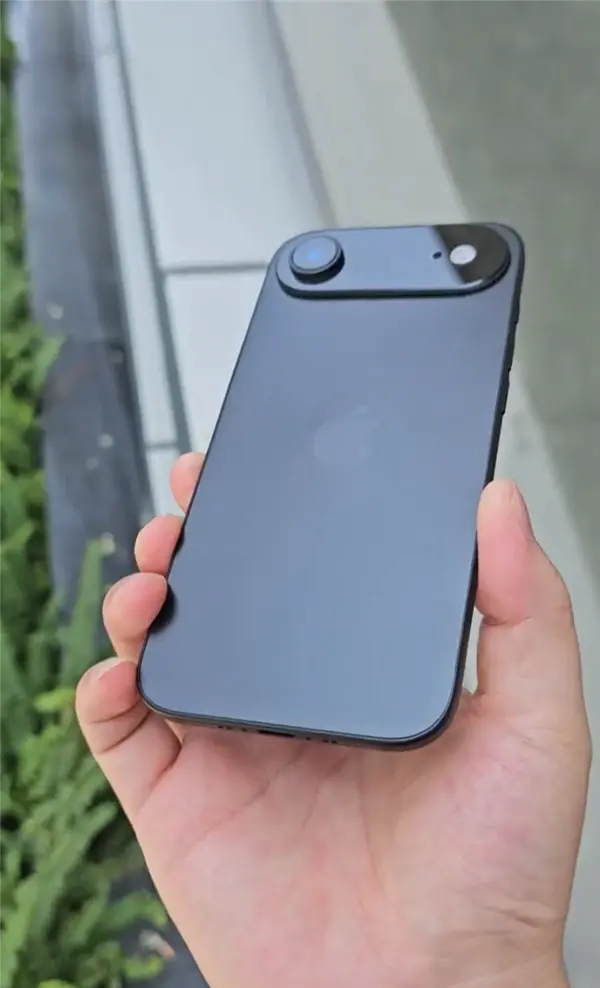 中國(guó)聯(lián)通eSIM手機(jī)業(yè)務(wù)開通頁(yè)面上線 華為、蘋果無SIM卡時(shí)代要來了