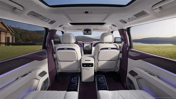 比亞迪售價超百萬的豪華SUV！仰望U8L內飾官圖公布：一深一淺