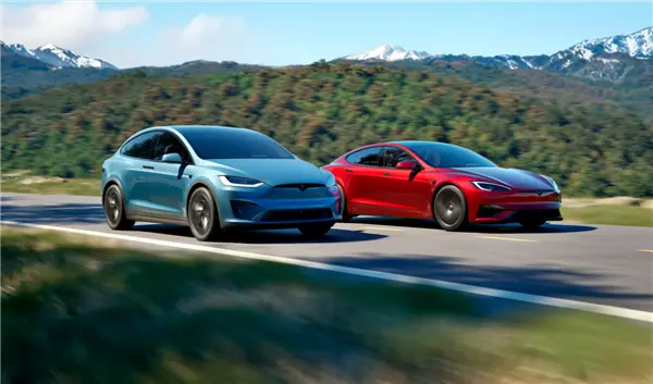 馬斯克把&ldquo;靈魂&rdquo;塞進車里！特斯拉Grok語音嚇壞車主：太像真人