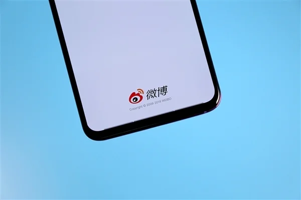 榮耀手機代言人！肖戰微博改名沖上熱搜第一：話題爆了