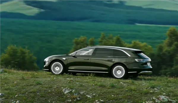 稱親自開上了陡坡 余承東曬享界S9T實車：顏值與實力并存