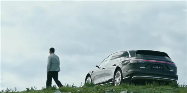 稱親自開上了陡坡 余承東曬享界S9T實車：顏值與實力并存