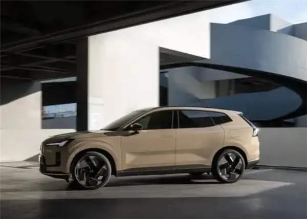 全新中型插混SUV！沃爾沃XC70官圖首發：8月開啟預售